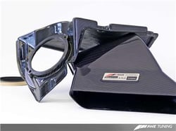 Picture of AWE Tuning 2660-11012 S-FLO Carbon Fiber Airbox Cover