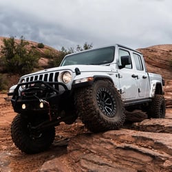 Picture of AccuAir AA-4279 Dynamic 4-Inch Air Suspension Lift Kit System for Jeep Gladiator JT